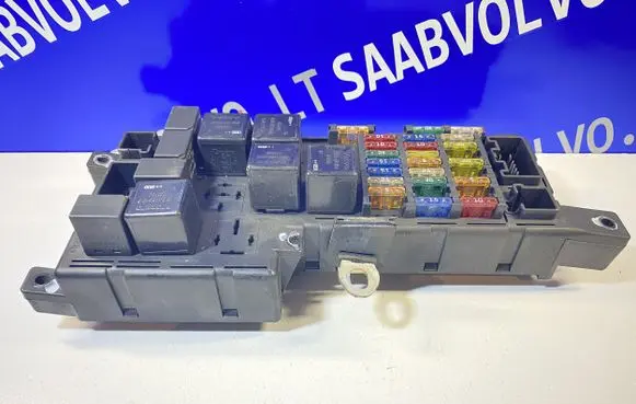 Volvo V70 Fuse box set 8678449 518828009