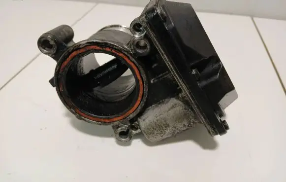 Audi A4 S4 B8 8K Throttle valve 03L128063E A2C53338105 104101236