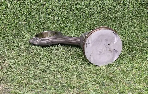 Volkswagen Jetta VI Piston with connecting rod 04E107065AN 1104EBK 04EC