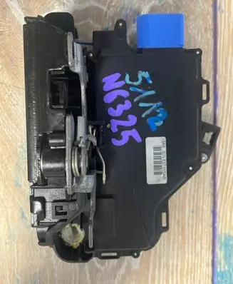 Skoda Octavia Mk2 (1Z) Front door lock 3d187015ab