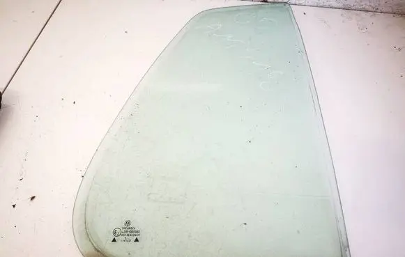 Volkswagen Golf IV Rear vent window glass AS2