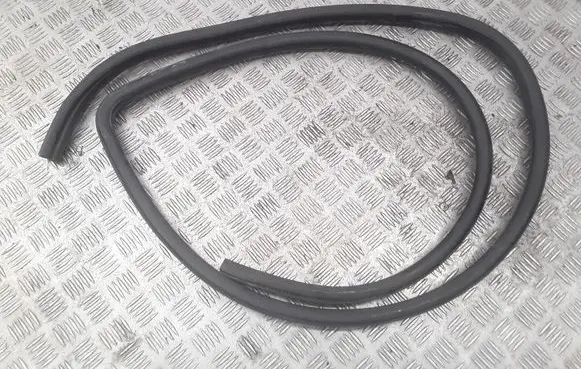 Mazda 2 Front door rubber seal