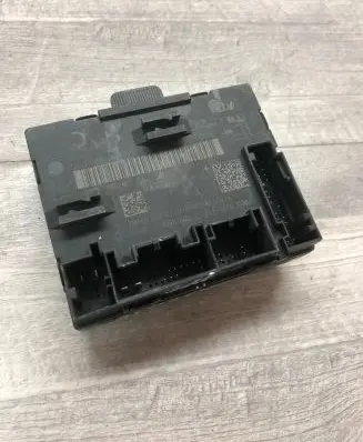 Volkswagen Golf Sportsvan Door control unit/module 5Q0959393D 5Q0959393B