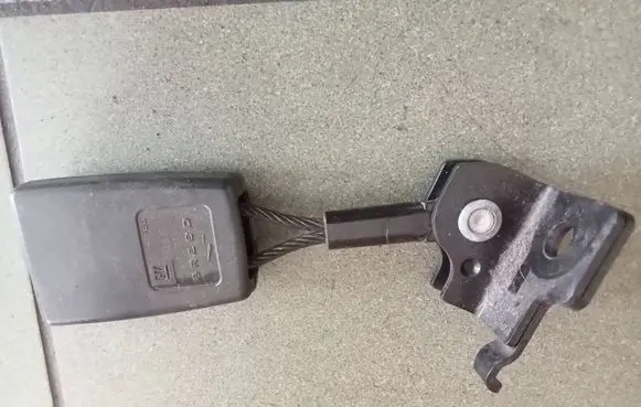 Vauxhall Vectra C Rear seatbelt buckle 13169661F A9073236182