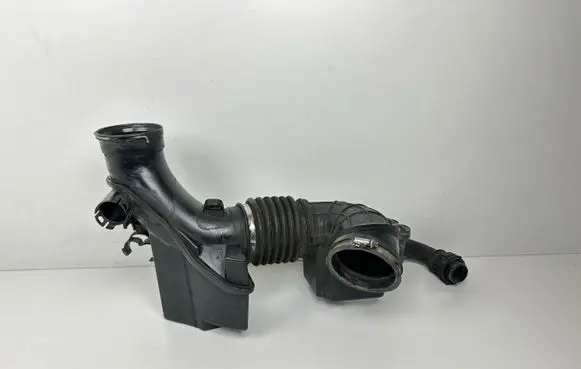 BMW 4 F32 F33 Intake resonator 991000768