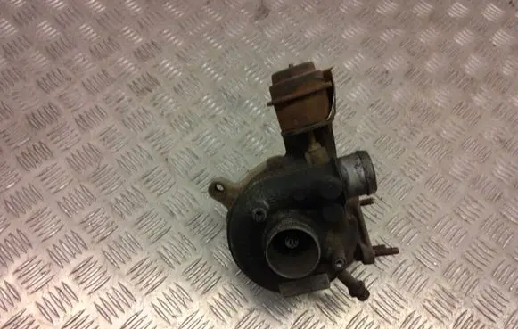 Volkswagen Sharan Turbo 028145702E