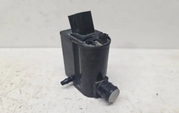 Hyundai Tucson TL Windscreen/windshield washer pump 985101W000