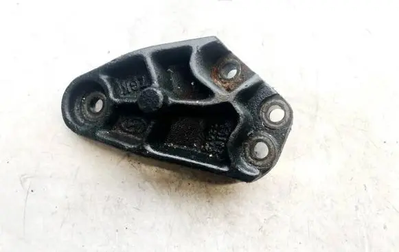 Hyundai ix 55 Engine mounting bracket