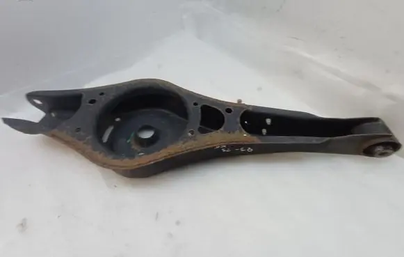 Audi Q3 8U Rear upper control arm/wishbone 1K0505371