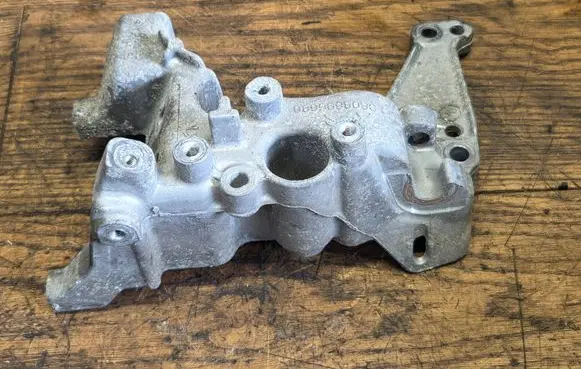 Opel Combo E Generator/alternator bracket 9803696680