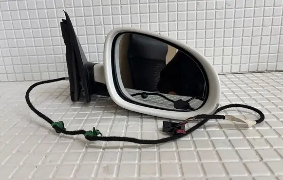 Volkswagen Golf VI Front door electric wing mirror E1010836