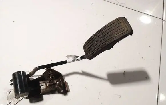 Mazda 3 I Accelerator throttle pedal
