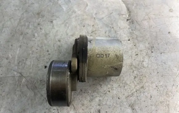 Hyundai Santa Fe Alternator belt tensioner 