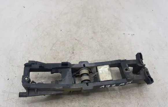 Loading door interior handle