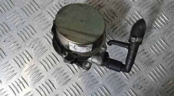 Audi Q7 4L Vacuum pump 057145100AE