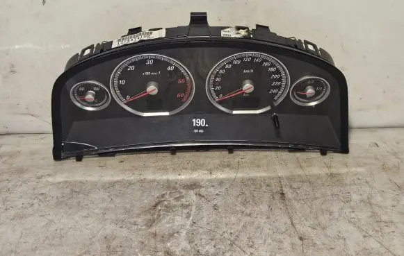 Opel Signum Speedometer (instrument cluster) 13144741UZ