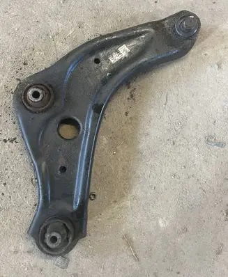 Nissan Qashqai Front lower control arm/wishbone BUSH03