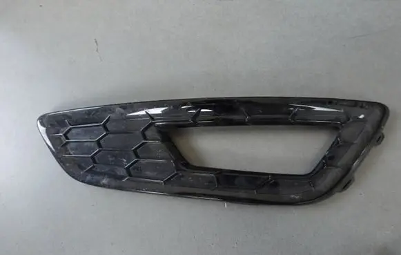 Ford Focus Front fog light trim/grill F1EJ15A299A1