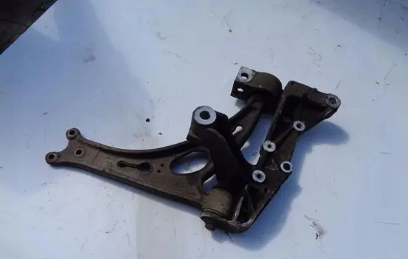 Seat Leon (1P) Front lower control arm/wishbone