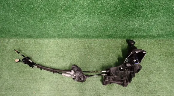 Citroen C3 Gear shifter/selector 9845930080