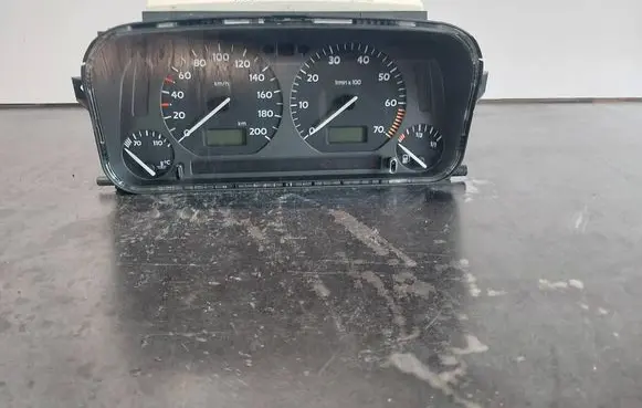 Volkswagen Golf III Speedometer (instrument cluster) 1H0919860