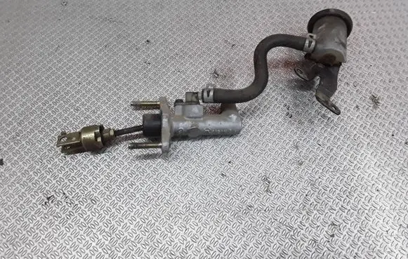 Toyota Avensis T220 Clutch master cylinder