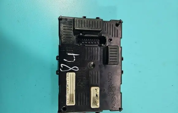 Renault Clio III Central body control module 8200652284 IMPRK1387219