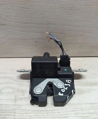Opel Corsa E Tailgate/trunk/boot lock/catch/latch A102523 39021416 430036418