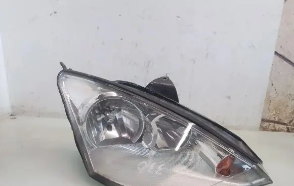 Ford Focus Headlight/headlamp