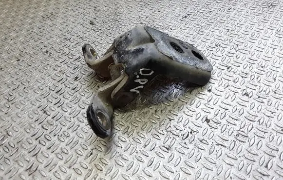 Nissan X-Trail T30 Front door upper hinge