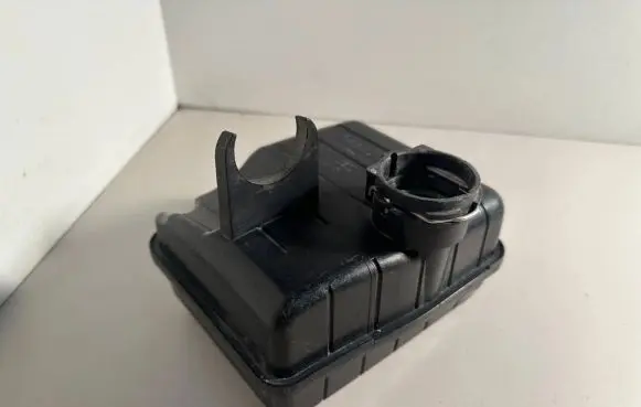Intake resonator