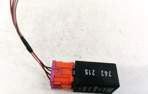 Volkswagen Golf IV Other relay 4D0907131 D113-01