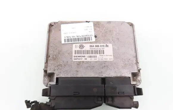 Volkswagen Golf IV Engine control unit/module 5WP4417 06A906019AK