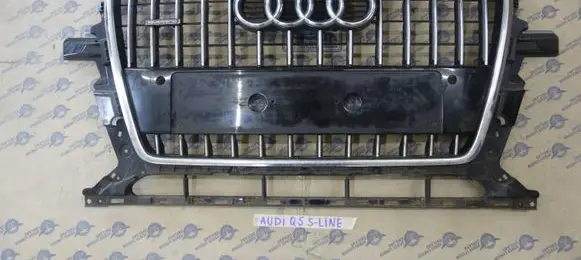 Audi Q5 SQ5 Front bumper upper radiator grill 8R0853651AB 8R0853651R