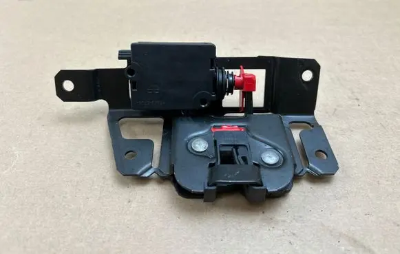 BMW X3 E83 Tailgate/trunk/boot lock/catch/latch 7057364
