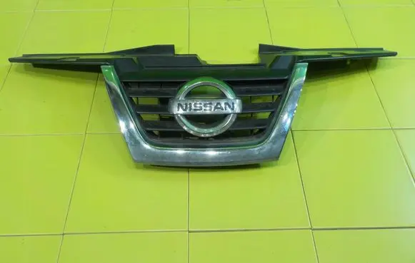 Nissan Juke I F15 Front bumper upper radiator grill 620721KA6A 17AB201