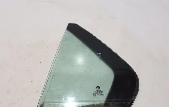 Rear vent window glass