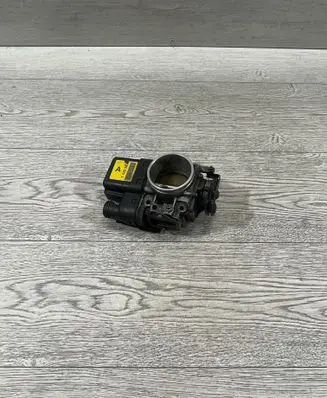BMW 5 E39 Throttle body valve 1439383