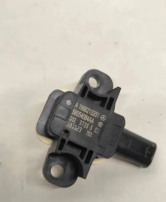 Mercedes-Benz GLS X166 Airbag deployment crash/impact sensor A1668210351 56054084AA