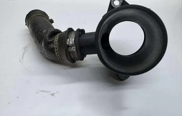 Intercooler hose/pipe