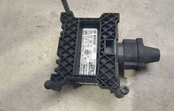 Skoda Octavia Mk3 (5E) Distronic sensor radar 5Q0907561A 0203300170 03300170