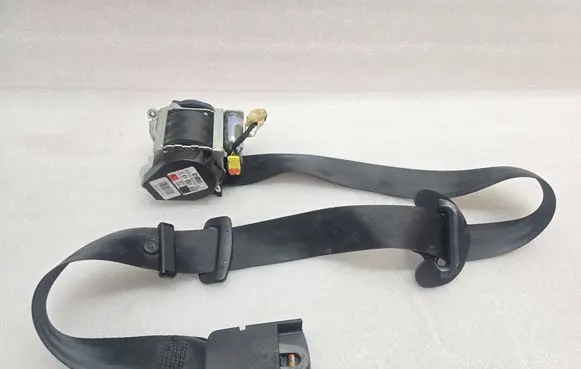 Peugeot 2008 II Front seatbelt 98266703XX