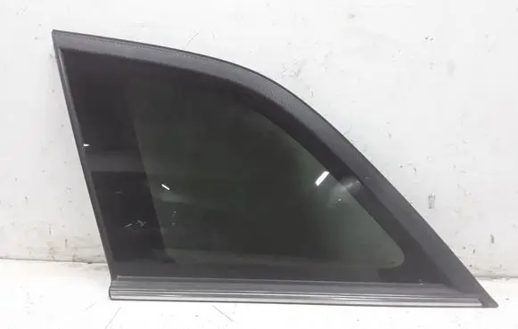 Chrysler Pacifica Rear side window