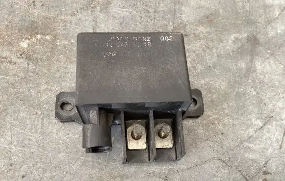 Mercedes-Benz E W211 Glow plug pre-heat relay