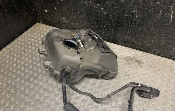 Toyota Prius (XV60) Fuel tank 7710047350