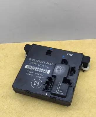 Mercedes-Benz CLS C219 Door control unit/module 2198200226
