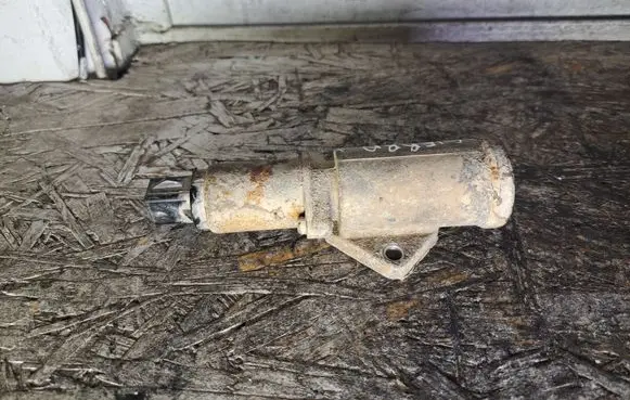 Ford Sierra Idle control valve (regulator) 87TF9F715CA