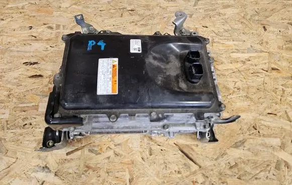 Voltage converter inverter