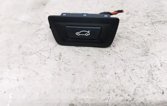 BMW 2 F46 Tailgate opening switch 9275119