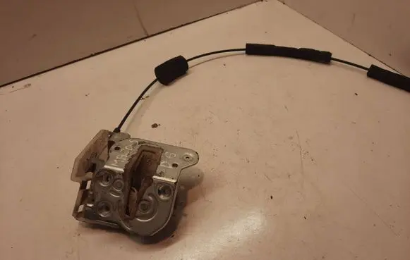 Mazda 5 Sliding door lock 